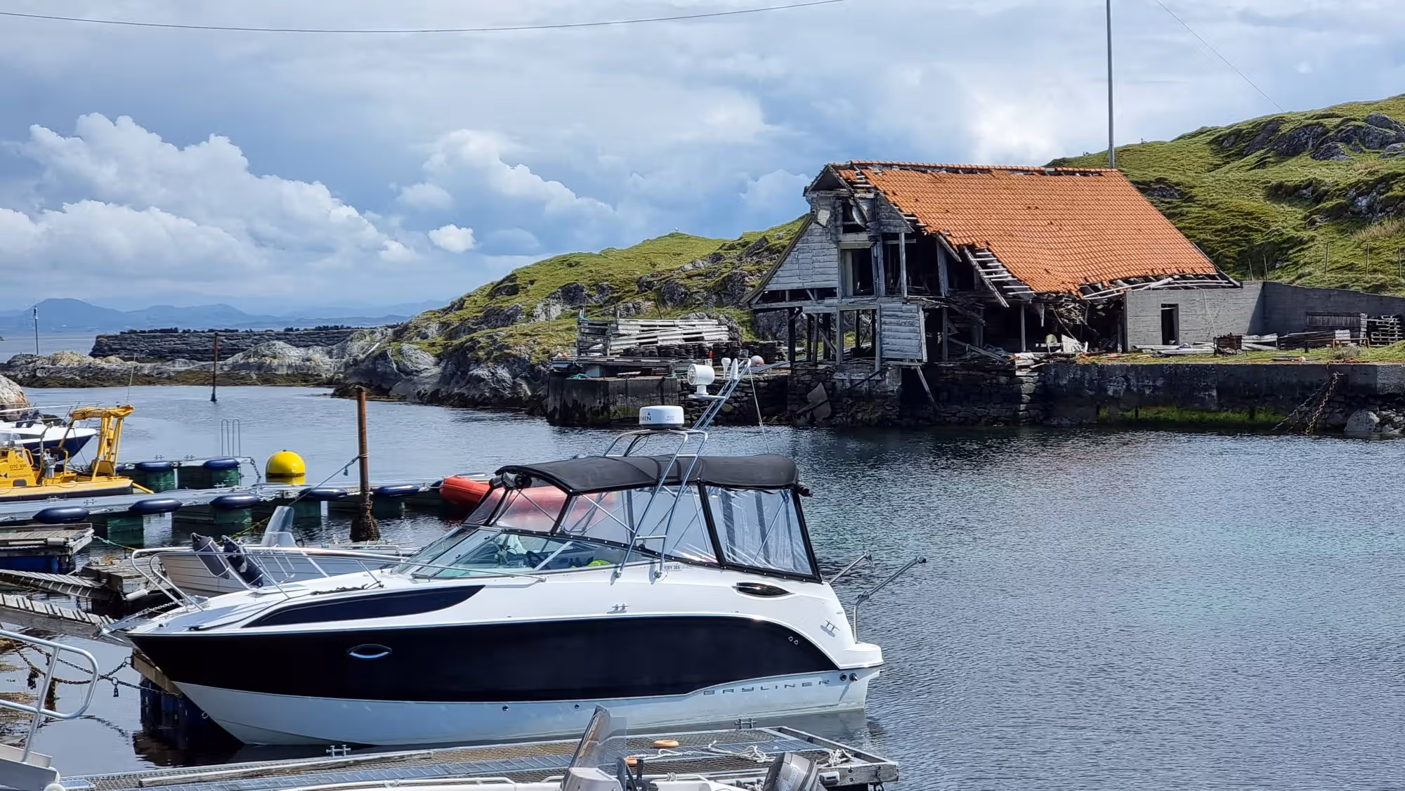 Fedje, Hellisøy fyr & Uttoska
