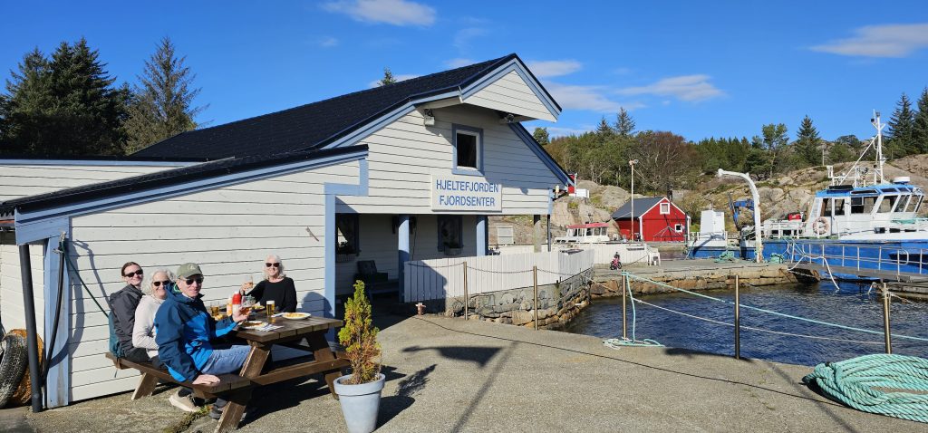 Hjeltefjorden privatcruise og ole (16)